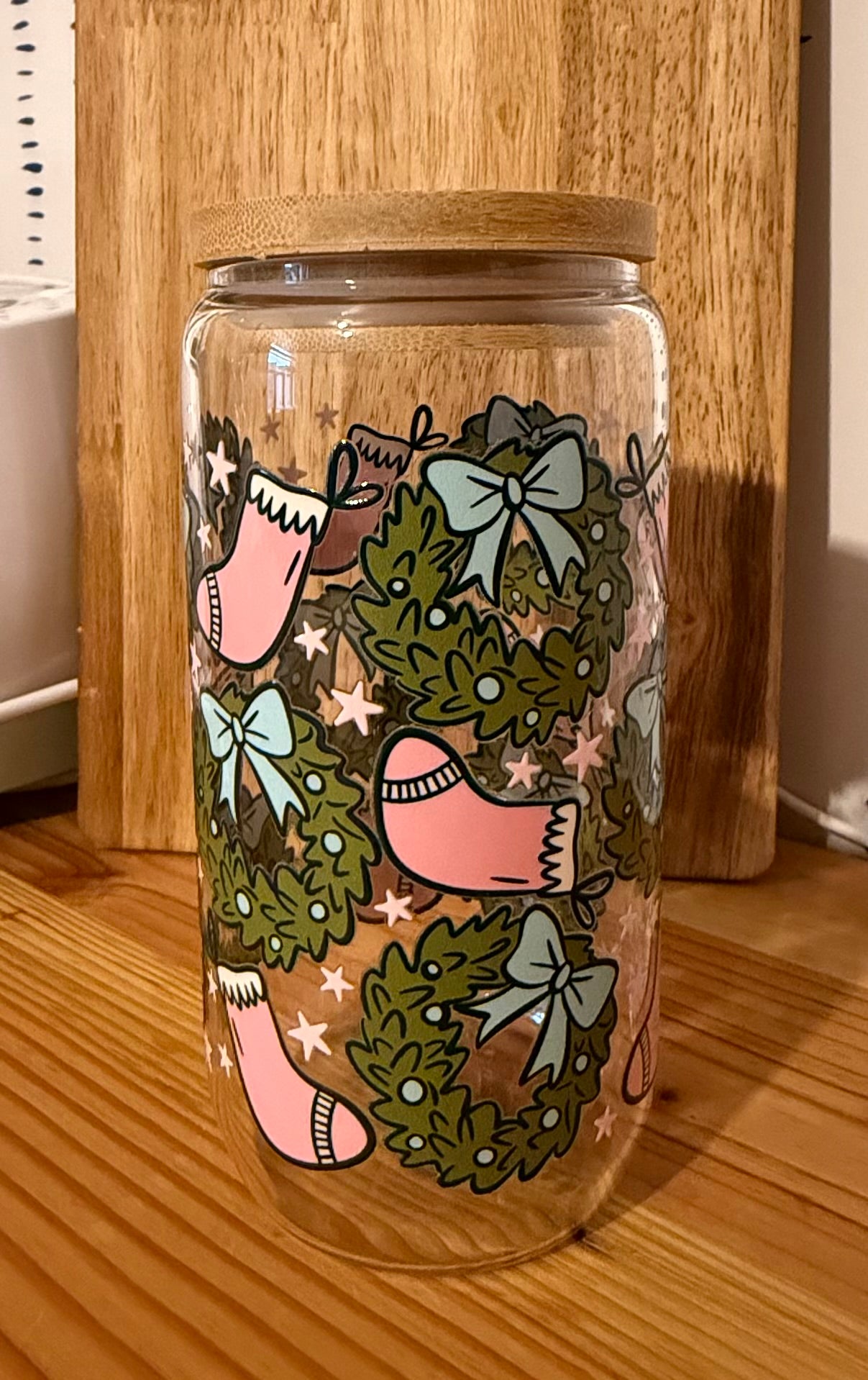 Stockings && Wreaths 16oz Glass Can
